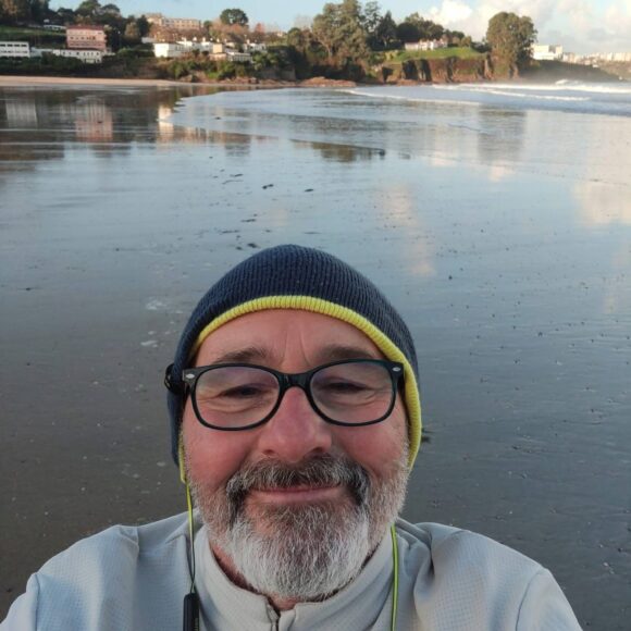 Atrapado en una «Prisión en Vida» Atrapado en una «Prisión en Vida»